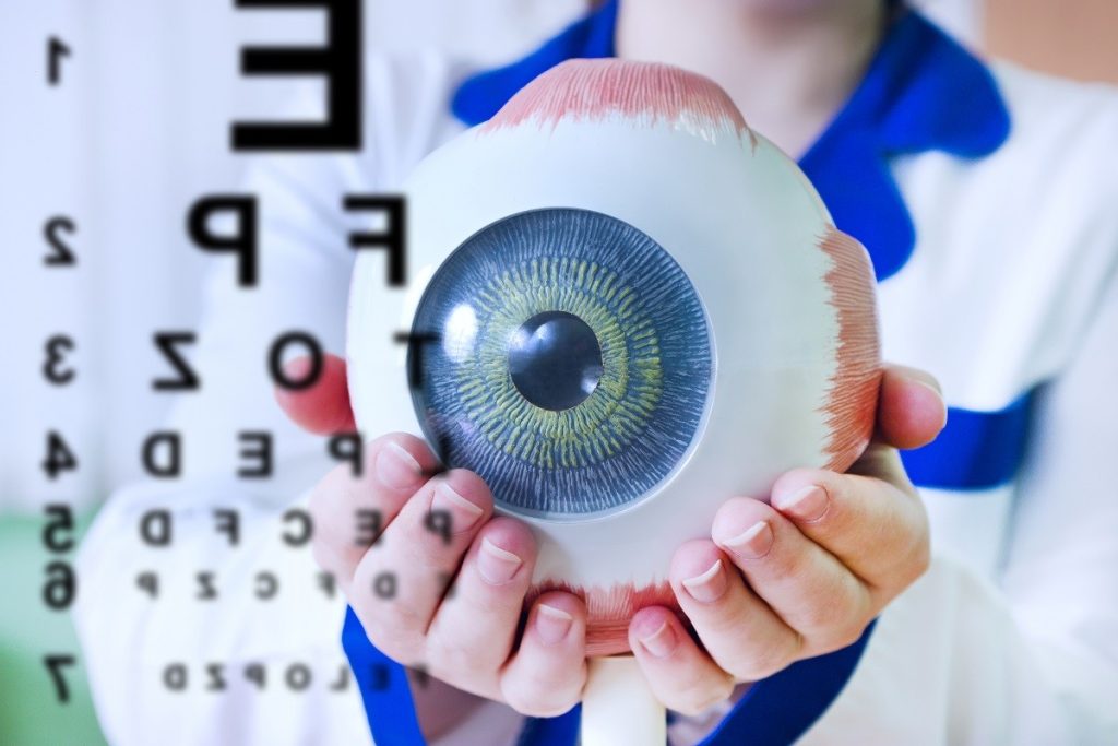 La luz que no vemos: riesgos y efectos en la salud visual 